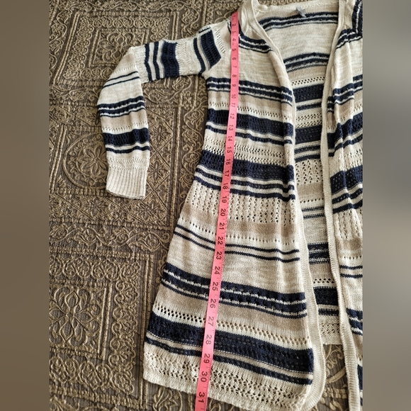 Vanity Knit Cold Shoulder Striped Cardigan Sweater | Size Small | LIKE NEW - Picture 4 of 5